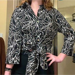 WOMENS BLACK AND WHITE BLOUSE SIZE 8